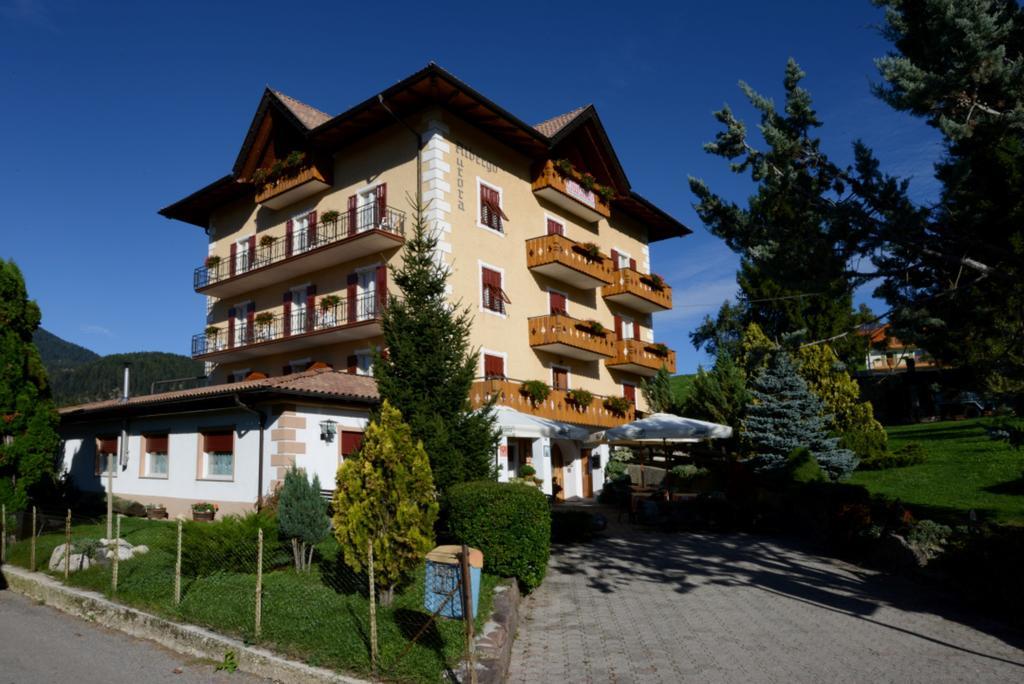 Albergo Garni' Aurora Tret Экстерьер фото